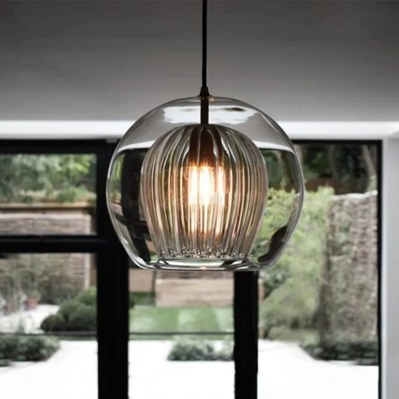 Suspension luminaire verre boule industrielle salle à manger — Loft — photo 4